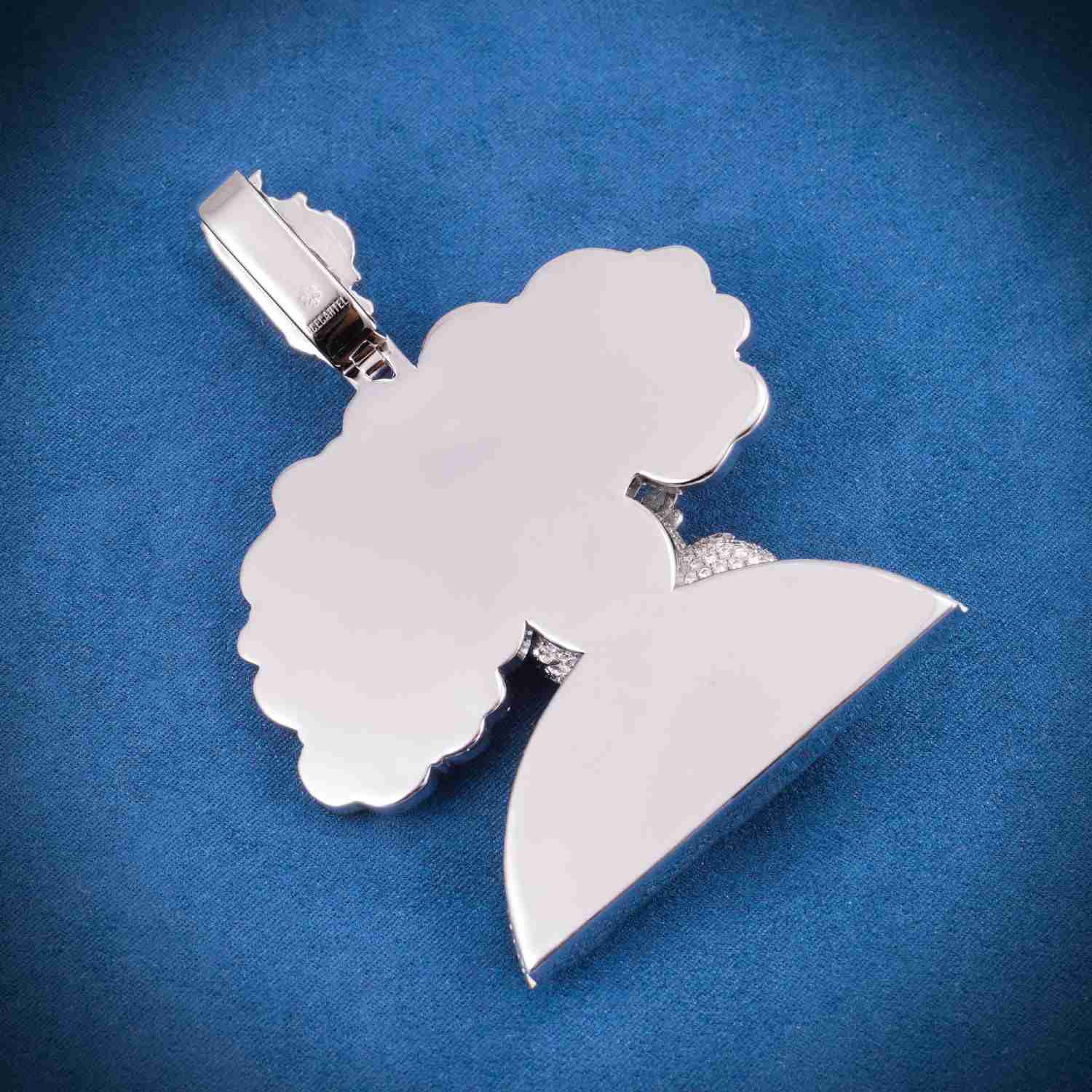 "TANNA WORLD" Custom Moissanite Pendant 14K Gold - Image 3